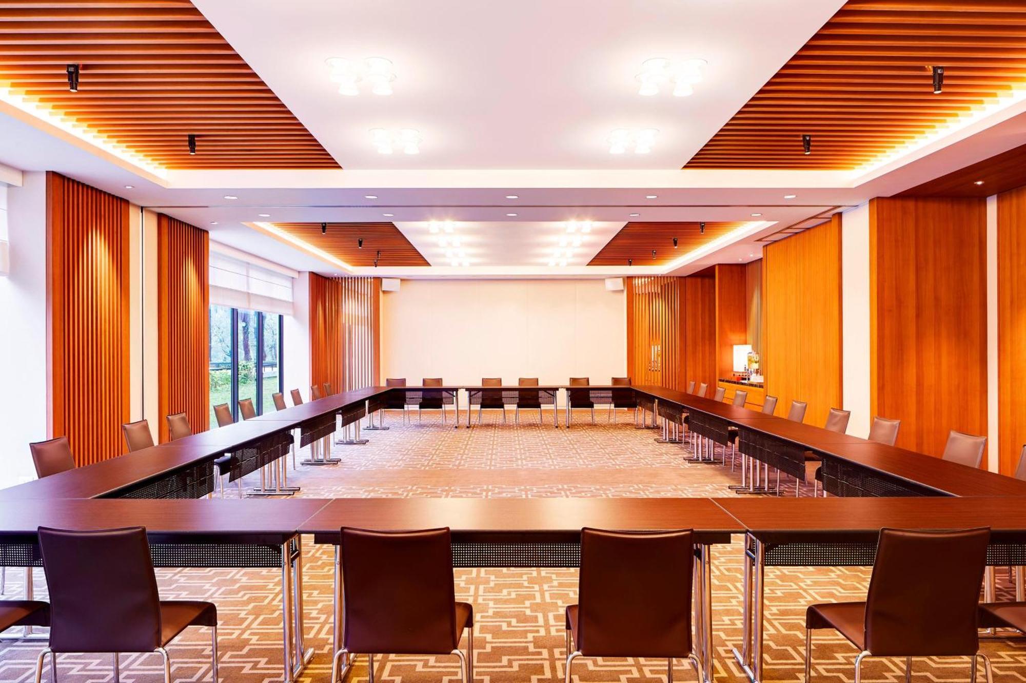 The Westin Tashee Resort, Taoyuan Thị trấn Đại Khê Ngoại thất bức ảnh A meeting room at the Swissôtel Grand in Geneva, Switzerland
