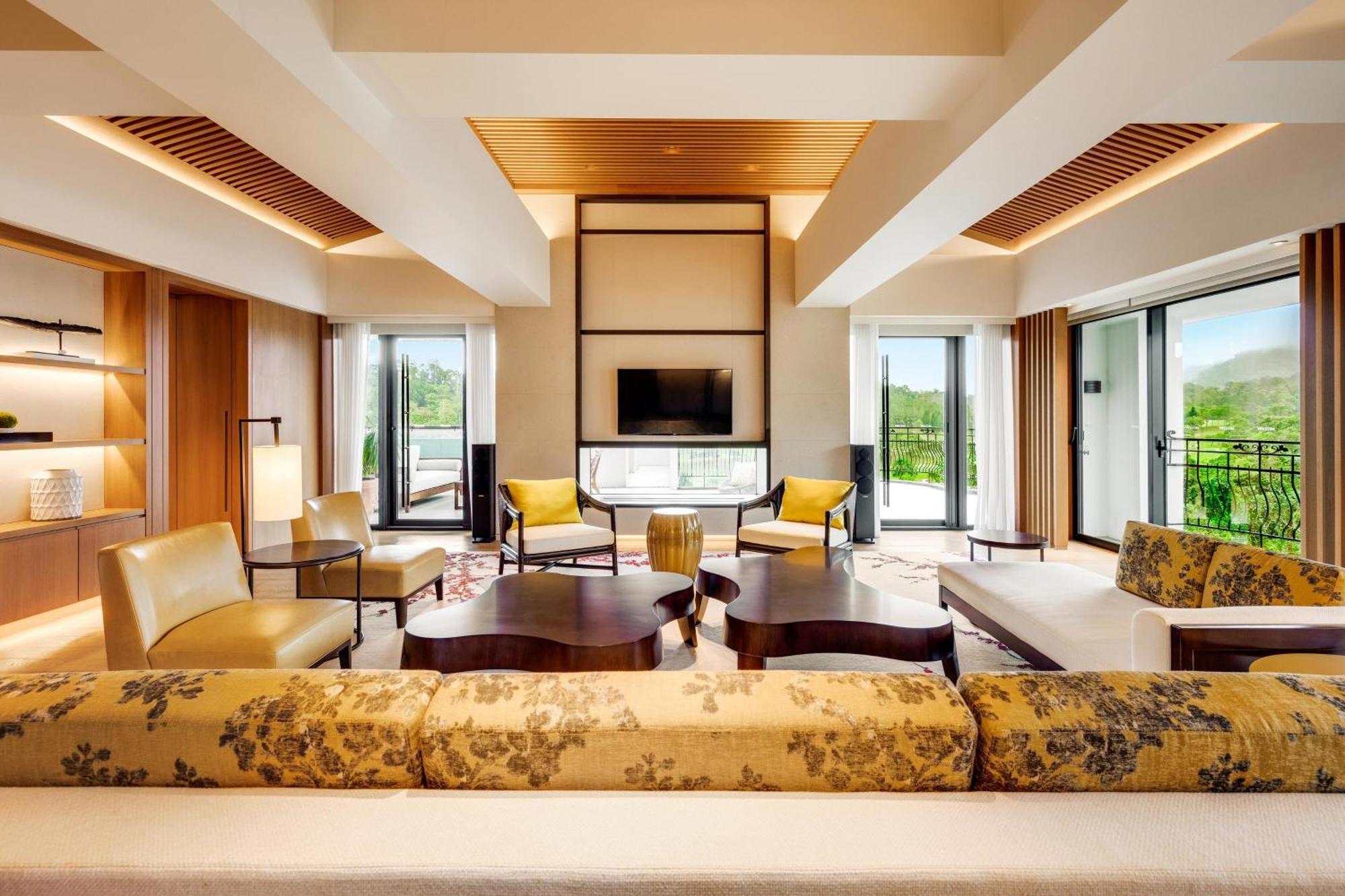 The Westin Tashee Resort, Taoyuan Thị trấn Đại Khê Ngoại thất bức ảnh The living room of a suite at the hotel